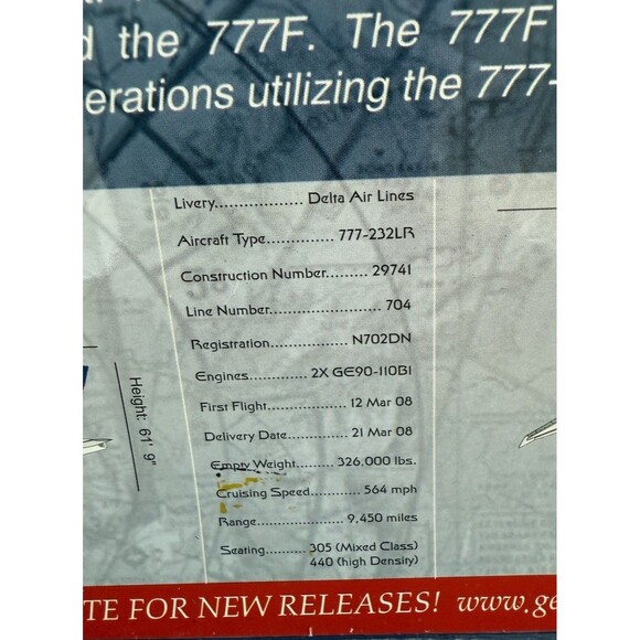 GeminiJets 1:400 Delta Air Lines Boeing 777-200LR N702DN GJDAL777A Airplane - Picture 6 of 8
